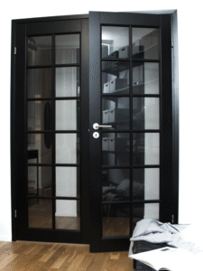 Swedoor pariovi craft 105 kirkkaat lasit musta ovi auki