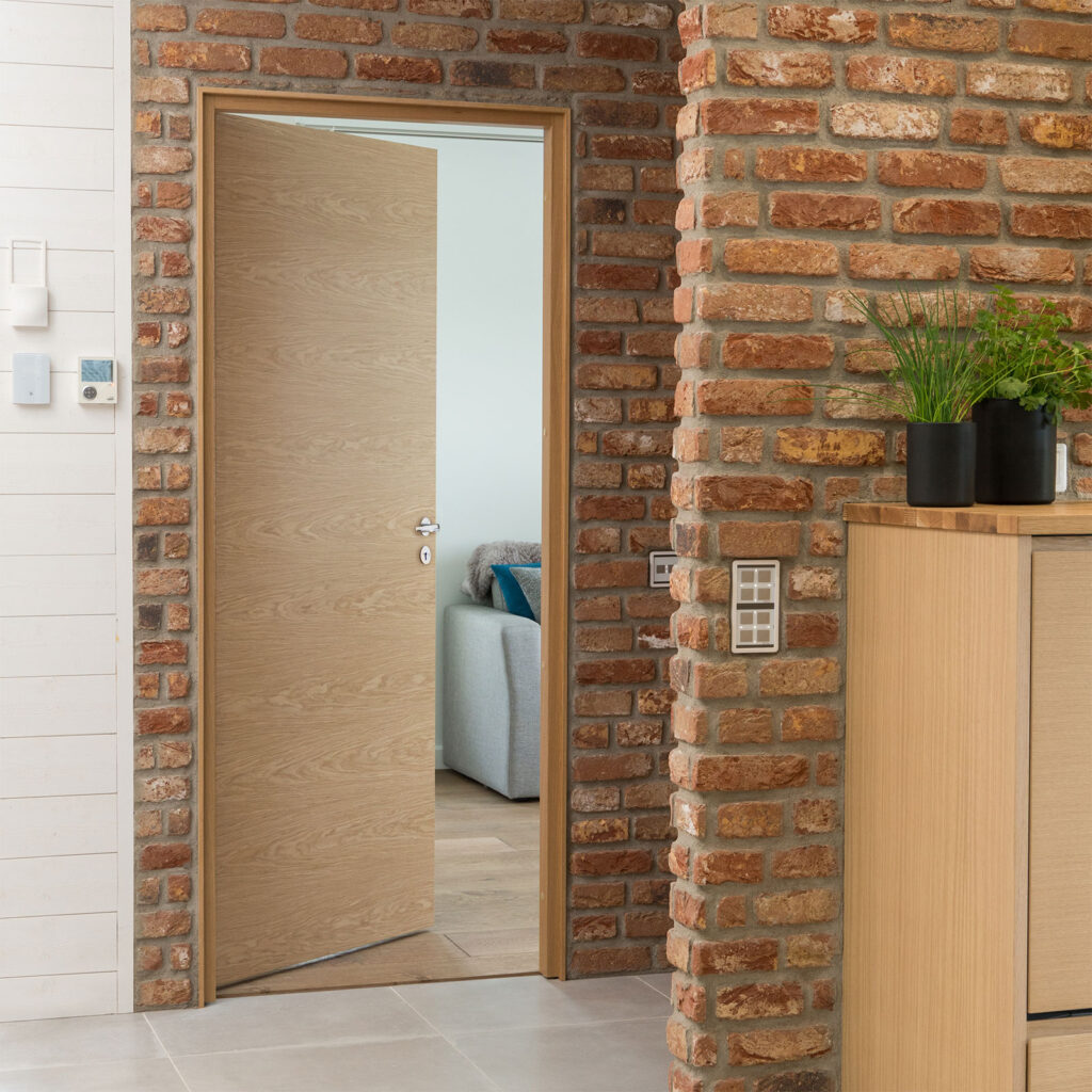 Massiivilaakaovi swedoor väliovi steady 411 tammivaakaviilu