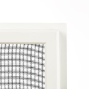 Solar hyttyspuitteesta lähikuvaa valkoinen